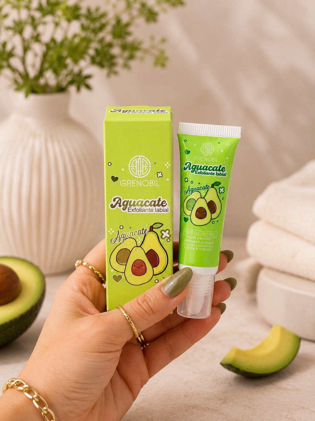 LABIALES EXFOLIANTES DE CAFE Y AGUACATE - Image 2
